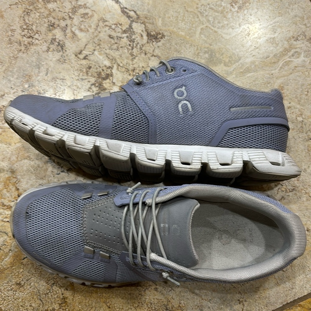 ON Running Shoes Women's Size W7